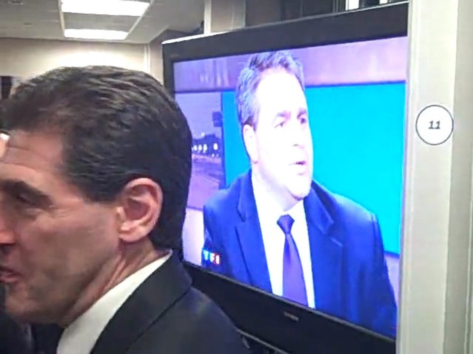 Xavier Bertrand "l'ignoble petit salopard" au FN