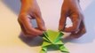 Vidéo d'un pliage d'une grenouille en papier - origami