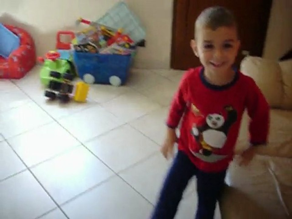 Doryann danse sur Mickael Jackson