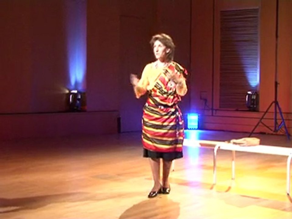 Portrait de Zohra AIT ABBAS - Commedienne de la pièce de théâtre "Comment je suis arrivée là" - à l'occasion de lancement de l'AFB Vincennes (94)