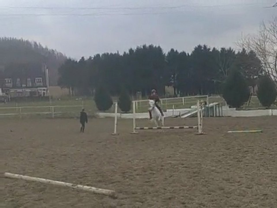 jenny  saute avec SA PONETTE