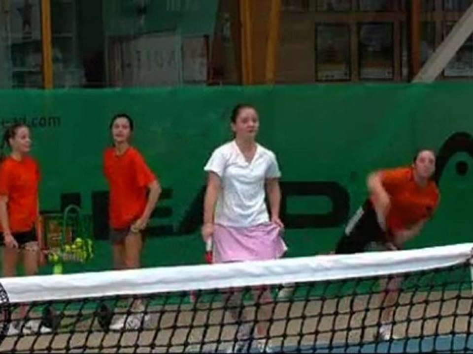 Sur le cours de l'académie de Tennis de La Roche-Sur-Yon