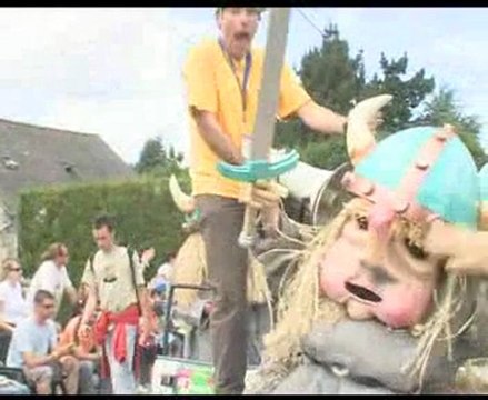 Poupet va défiler au Festival de Bobital - 07 juillet 2007