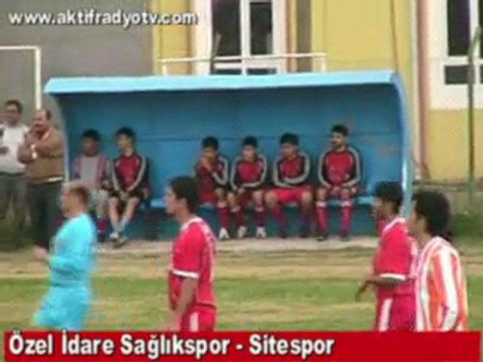 Sağlıkspor - Sitespor maçında gülen taraf rakibini 3 golle g