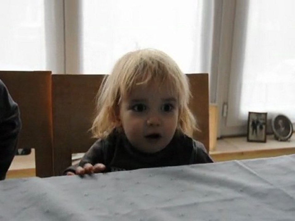 William Stanislaw winking/ William Stanislaw mruga