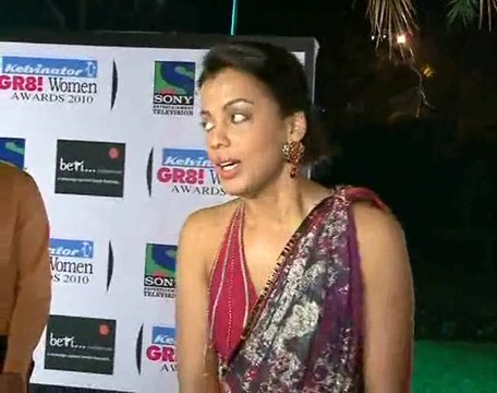 Zarine Khan @ Gr8 Women Awards 2010!