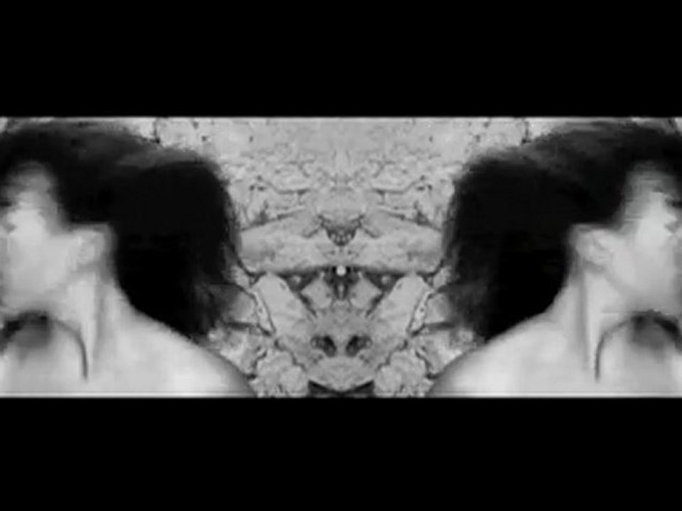 clip première mue extrait album de PEAU