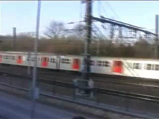 UNE UM Z5300 ARRIVE A MORET