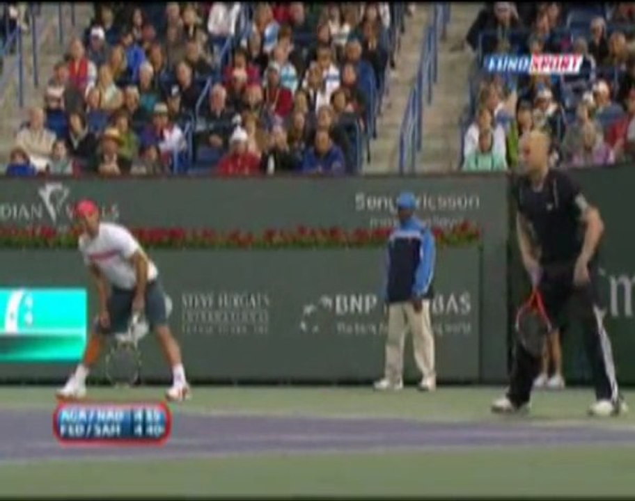 Agassi agace Sampras sur le court