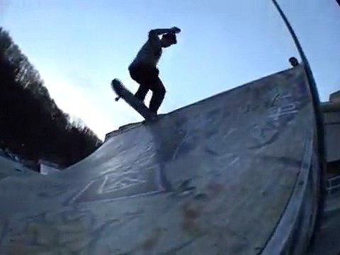 Frontside Flip to tail revert Aritz Kabe