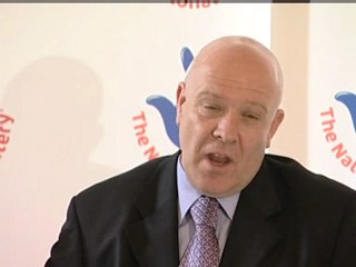 Jackpot winner to stay driving buses