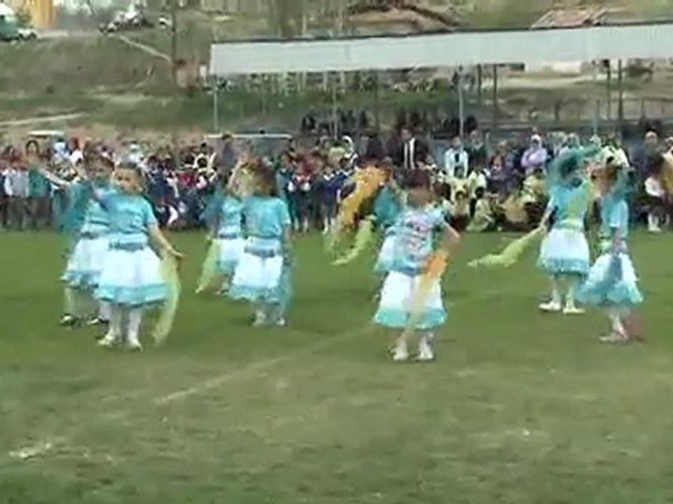 Karakeçili İlköğretim Okulu Ana sınıfı 23 Nisan Gösterisi