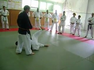 Défense par fauchage contre crochet