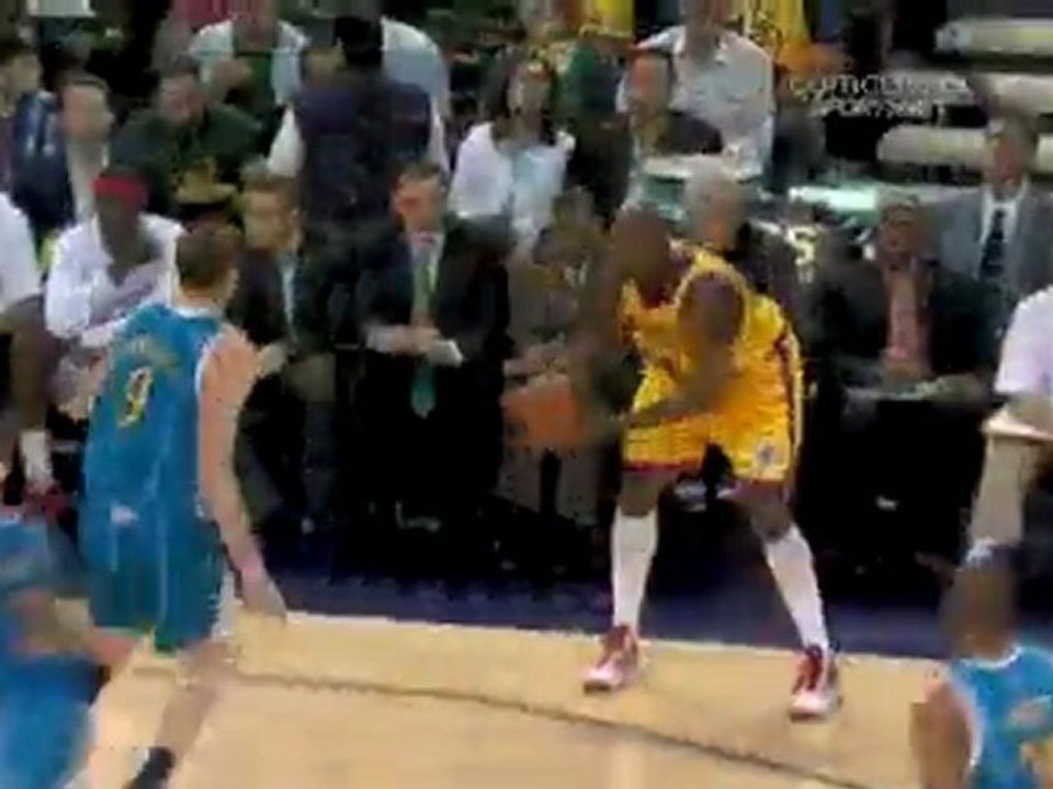 Anthony Tolliver takes advantage of the mismatch and gets to