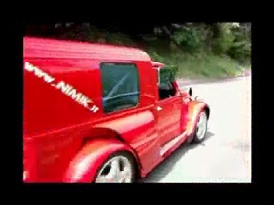 La_2CV_Ferrari1