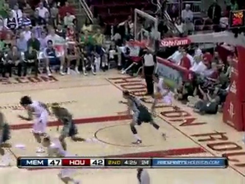 Rudy Gay goes right by Trevor Ariza and crushes one at the r