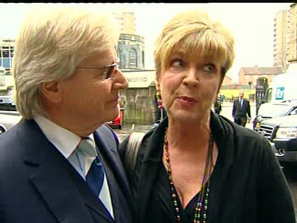 Cheryl Cole admits she prefers 'pot bellies'