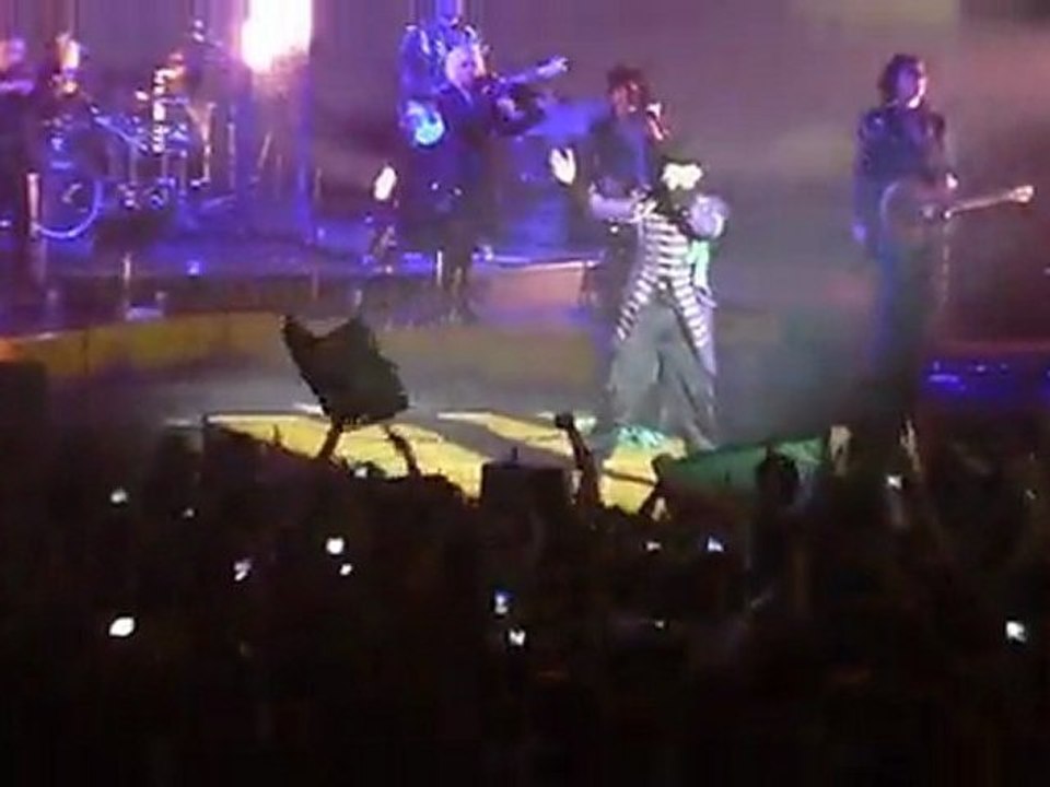 Pascal Obispo Concert 2010 Rouen "Le drapeau"