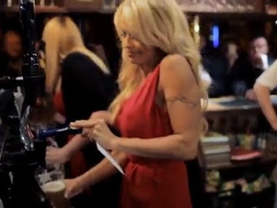 Pamela Anderson & Walkers make Sandwich more exciting