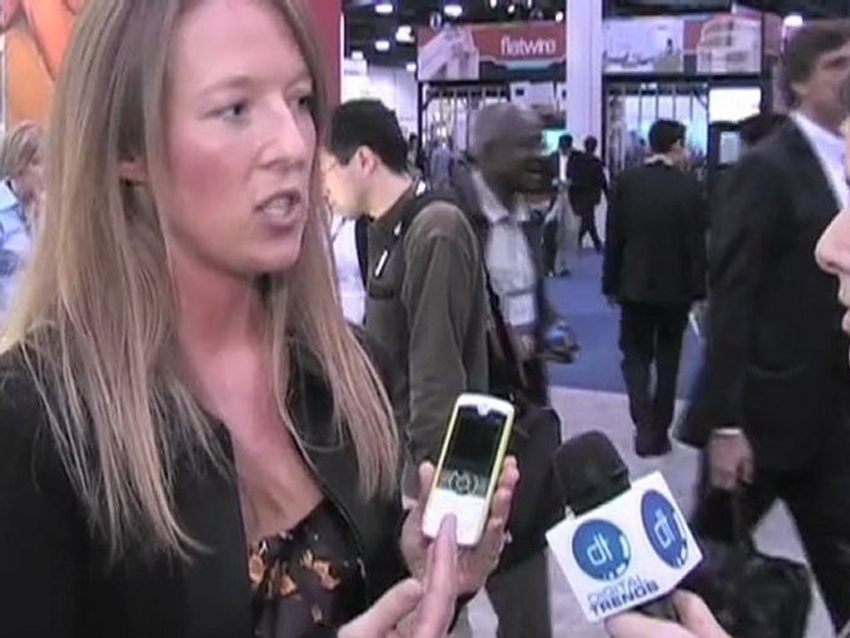 CES 2009: Motorola MOTO W233 Cell Phone