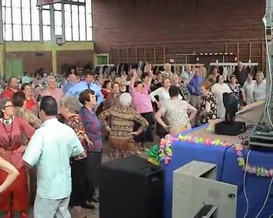 Repas des aînés (La fête continue)