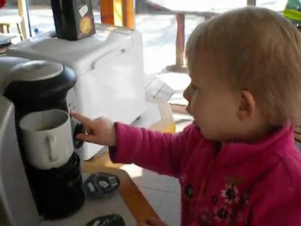 Blanche fait le café