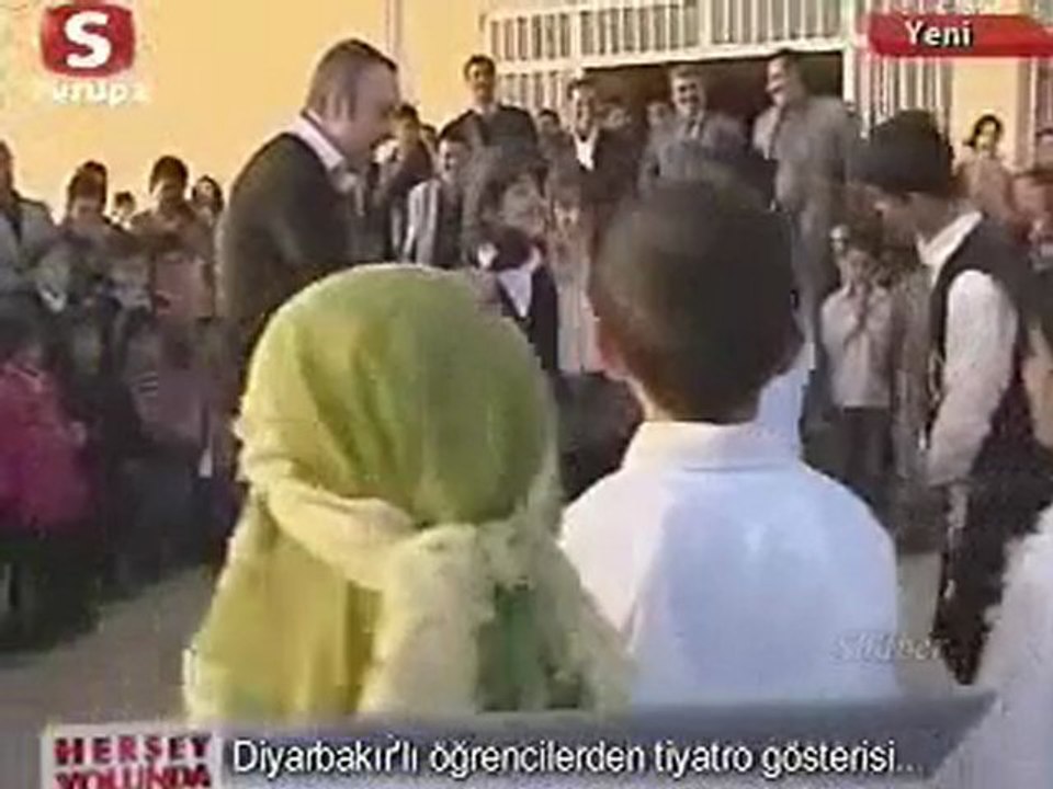 Diyarbakır-3 Başbuğ Küçük Ağa tiyatrosu her şey yolunda