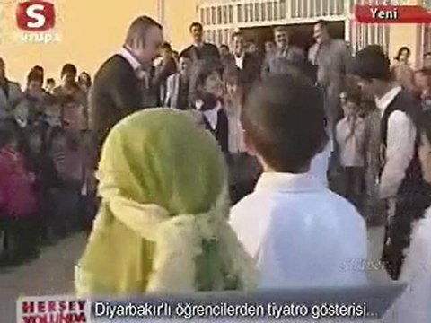 Diyarbakır-3 Başbuğ Küçük Ağa tiyatrosu her şey yolunda