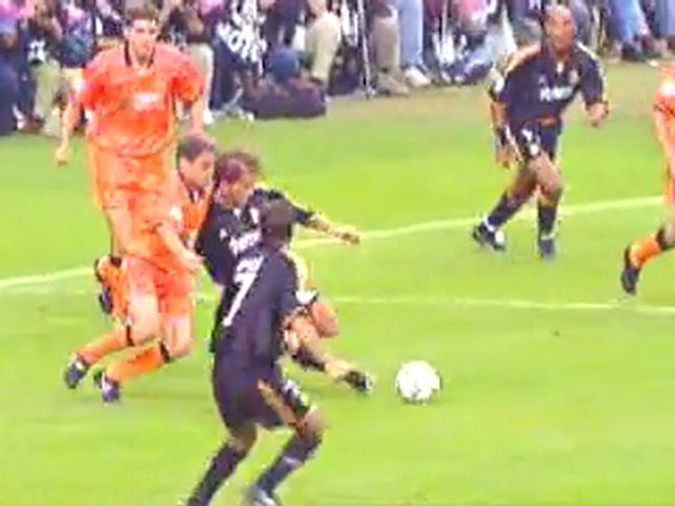 1-0 Morientes (Real Madrid-Valencia 3-0) 24-05-2000