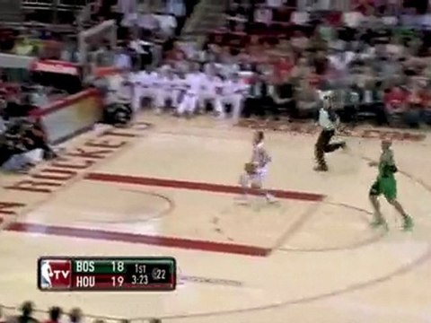 Trevor Ariza tips the ball away and Kevin Martin comes up wi