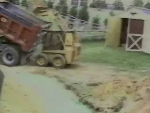 Régis charge un camion