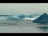 ice berg qui s'ecroule impressionant