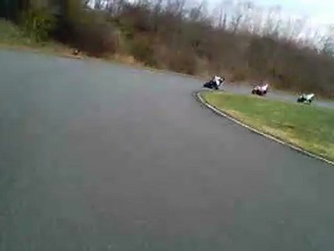 circuit lezennes 20.03.2010 en tt600