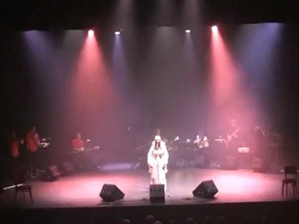 10 MINUTES extraits du spectacle "de l'autre côté du Miroir