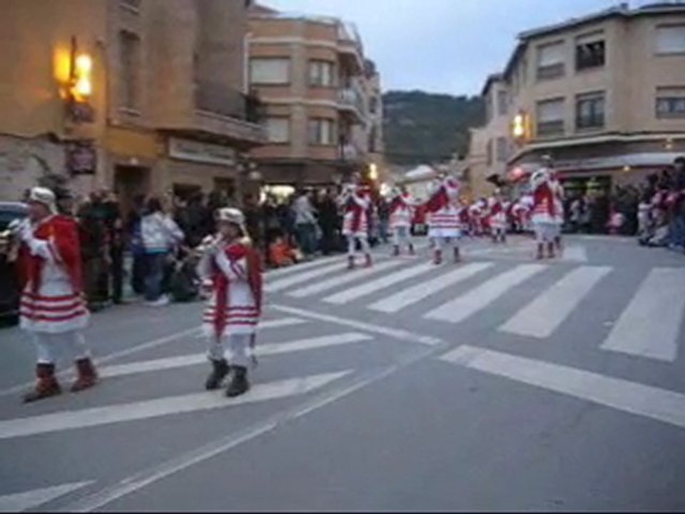 DESFILE DE TODOS LOS GRUPOS DE PENITENTES DE LA RUTA