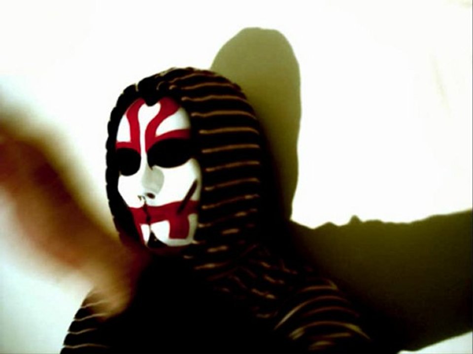 Orelsan feat The Toxic Avenger - Fais bouger ta ficelle