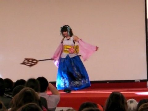 Cosplay Yuna (FF X) - Paris Manga 09 (08/65)