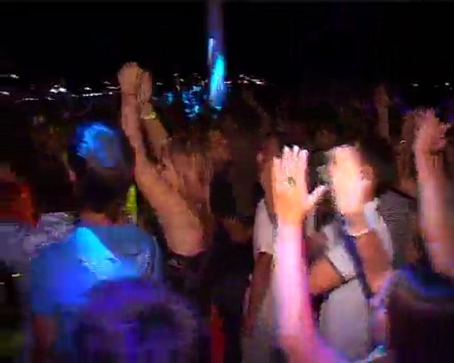 Club Catamaran - Kent TV