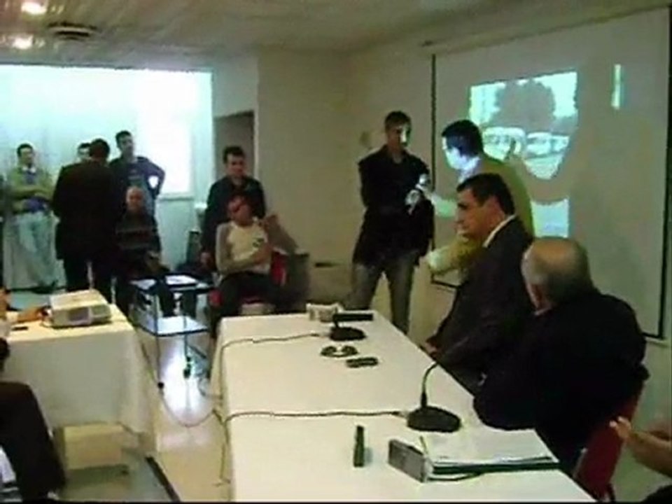 ندوة صحفية ...زرمومة ضحية الثكنة عسكرية