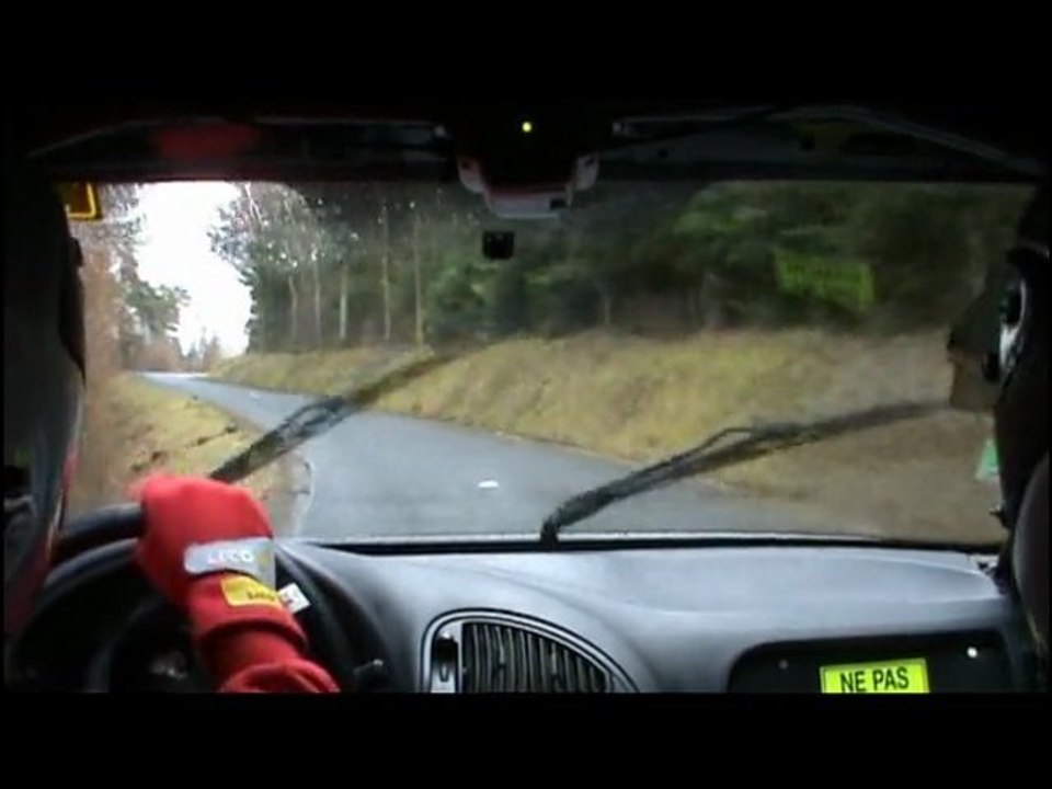 Rallye des Vignes de Régnié 2010 - ES1 - Barbier/Bruchard