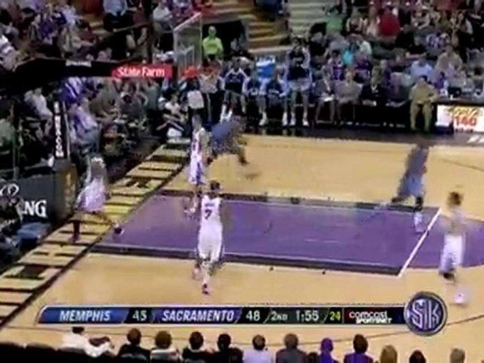 Rudy Gay throws down on the fast break.