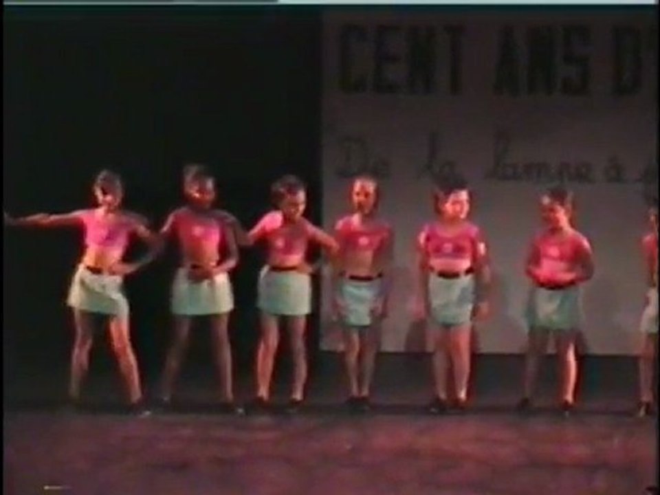 Gala de danse 2000-La mini-jupe
