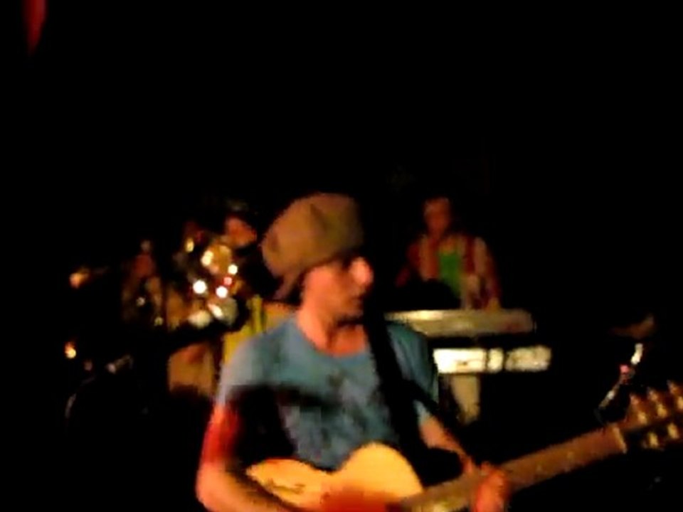 2010_03_13_rouen_bateau-ivre_zikatatane (21)1mn18