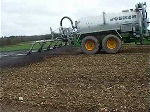 Epandage de liser avec le Fendt 927 et la Joskin