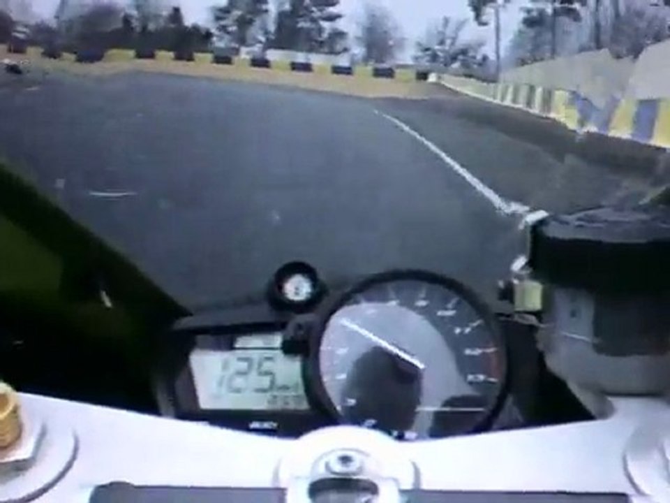 camera embarquee moto R1 le mans 22 mars 2010 partie 2