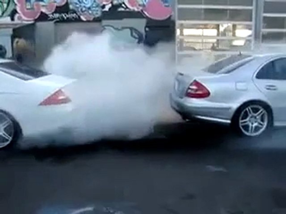 mercedesler lastik yakıyor ( garaj35.com )