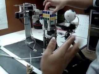RubikSolvingRobot