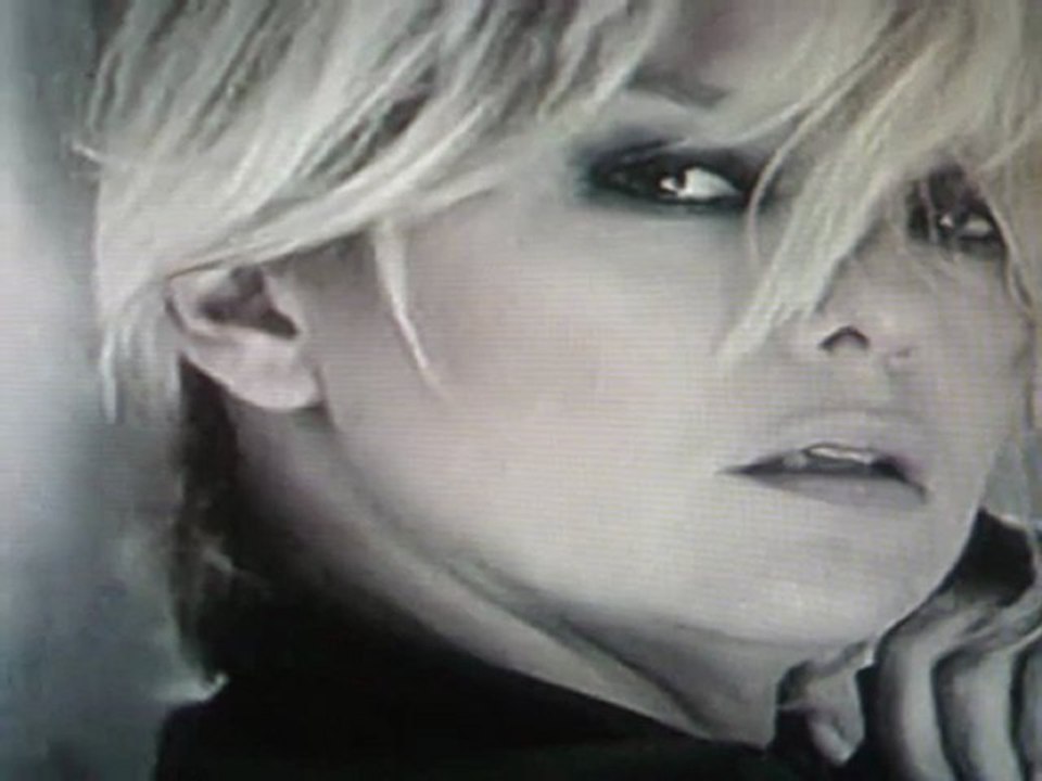 Gülben Ergen_Üzgünüm_For gülben ergen