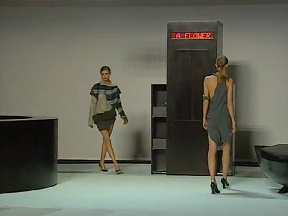 Hussein Chalayan Fall 2003 Fashion Show (full)