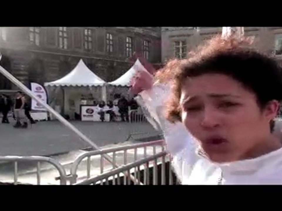 Fabienne Sylla-Pousse explique le procédé du mur d'eau